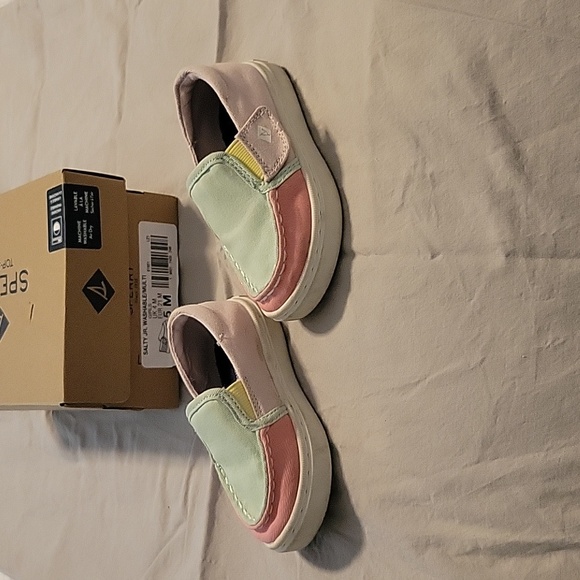 Sperry Girls Salty Jr. (Machine Washable) - Picture 4 of 8